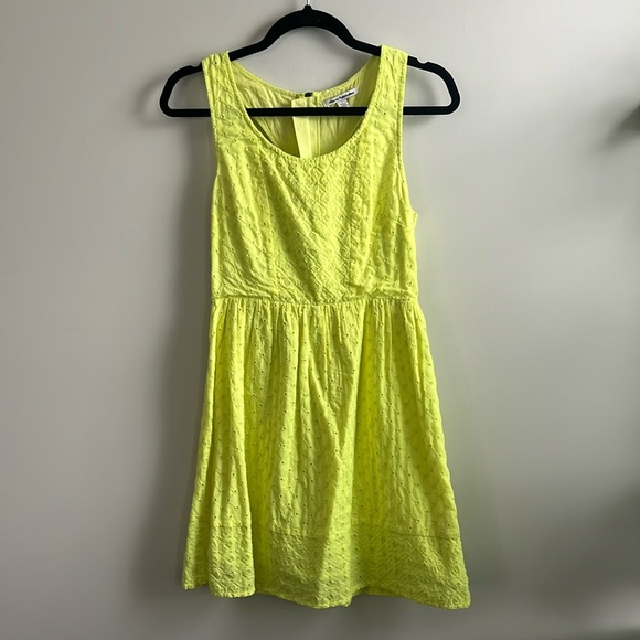American Eagle Outfitters neon yellow lime green cutout eyelet dress - Picture 3 of 8